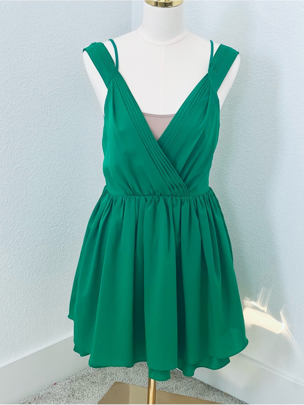 Ark & Co Emerald Green V‑Neck Sleeveless Skater Dress - Picture 2 of 7